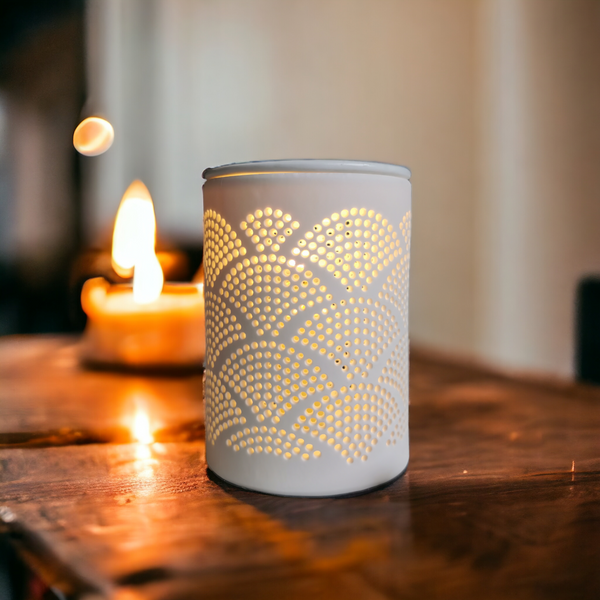 15cm Ceramic Electric Oil Burner - White Shell Pattern b02640