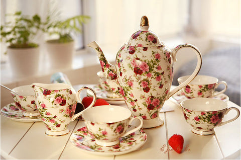 New Design Retro Flowers Bone China Tea & Coffee Set